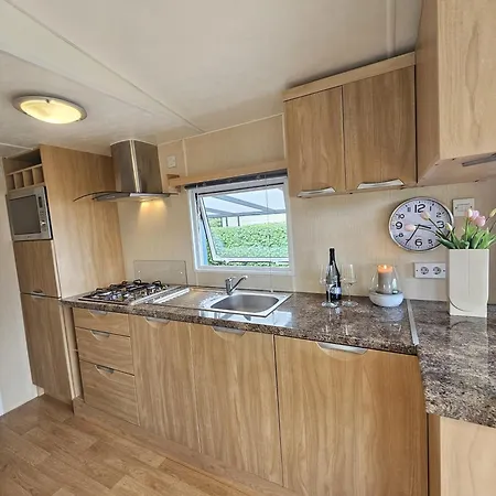 De Veerwater In Recreatiepark De Veerstal Apartment