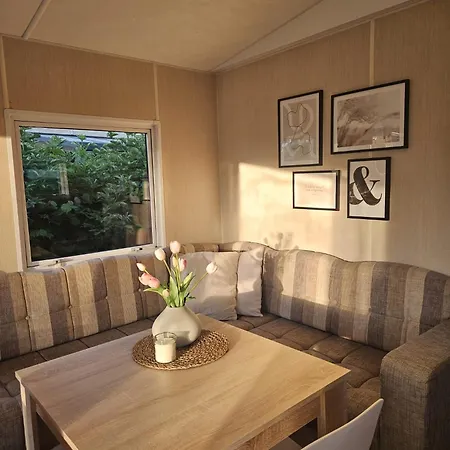 Apartment De Veerwater In Recreatiepark De Veerstal