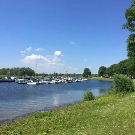 De Veerwater In Recreatiepark De Veerstal * Lathum