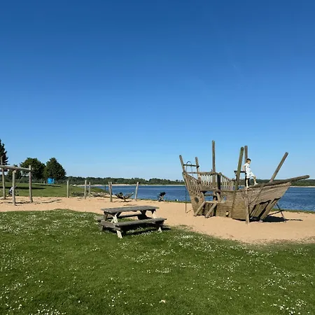 Appartamento De Veerwater In Recreatiepark De Veerstal *
