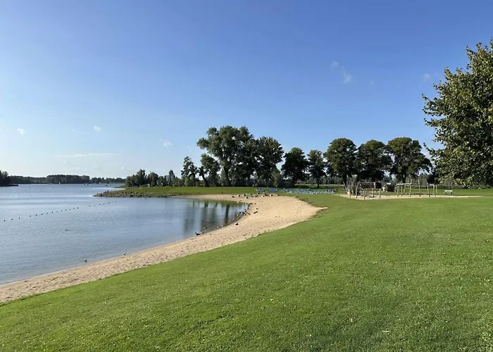 De Veerwater In Recreatiepark De Veerstal Apartamento