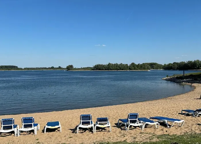 Apartamento De Veerwater In Recreatiepark De Veerstal *