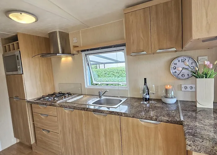 De Veerwater In Recreatiepark De Veerstal Apartamento